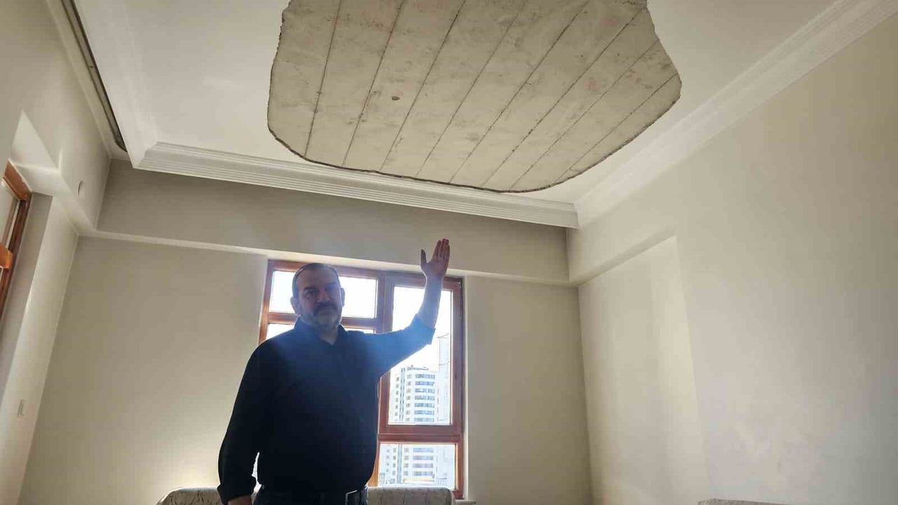 KAYSERİ'NİN MELİKGAZİ İLÇESİNDE TAVANIN ÇÖKMESİ SONUCU BİR GÖZÜNÜ KAYBEDEN YAŞLI KADININ OĞLU...