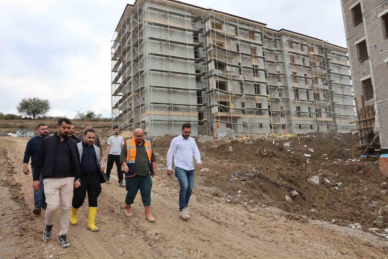 VEZİRKÖPRÜ BELEDİYE BAŞKANI MURAT GÜL, TOKİ TARAFINDAN VEZİRKÖPRÜ’YE KAZANDIRILAN 298 KONUT, 18...