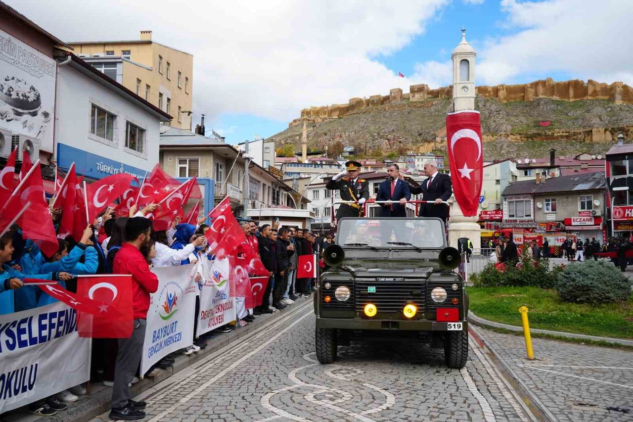BAYBURT’TA CUMHURİYET BAYRAMI COŞKUYLA KUTLANDI