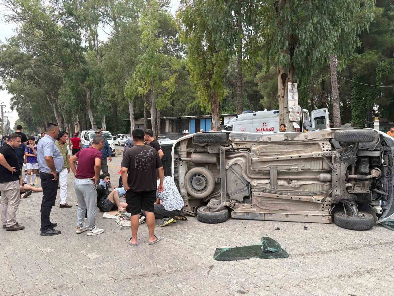 OSMANİYE’DE OTOMOBİL İLE HAFİF TİCARİ ARAÇ ÇARPIŞTI: 5 YARALI