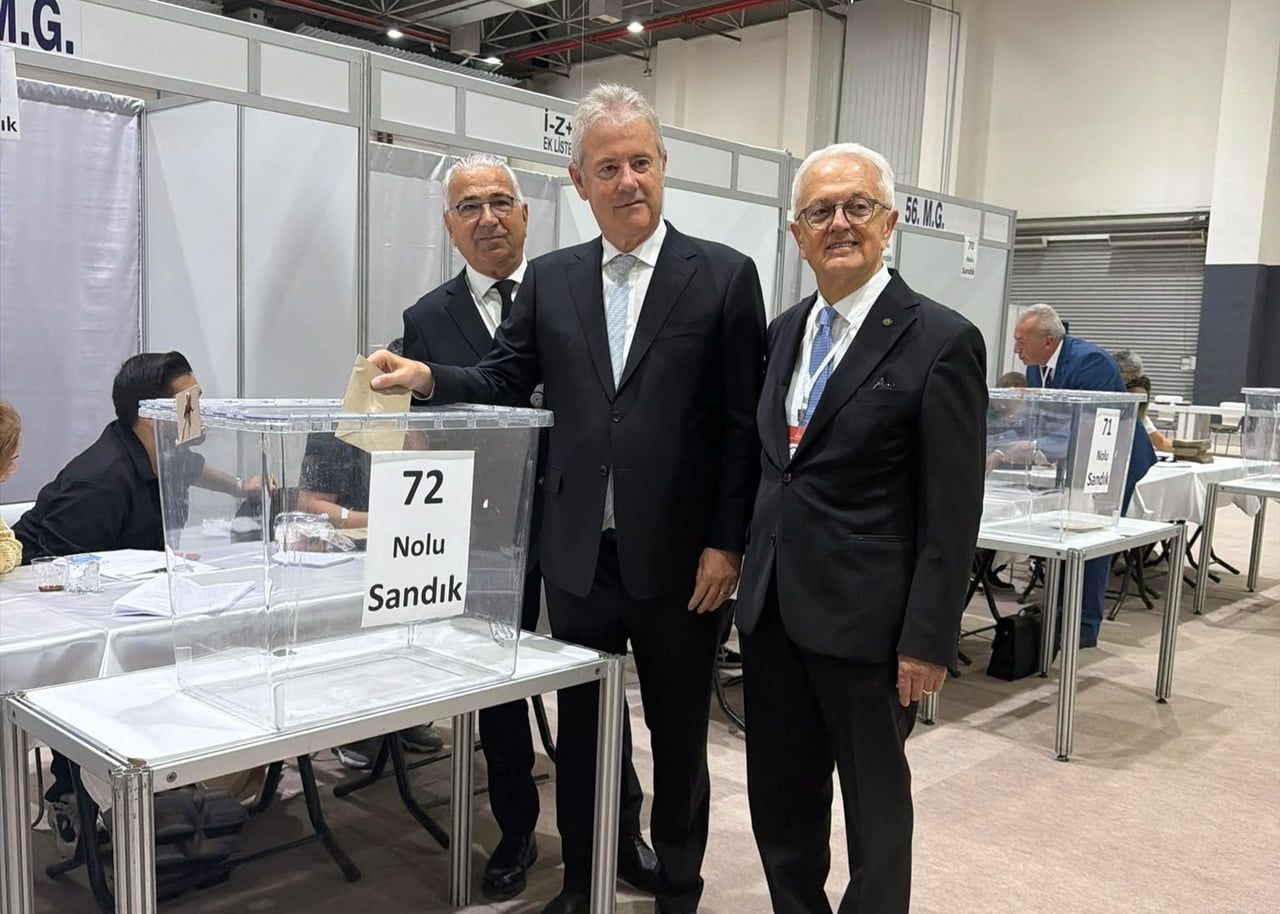 YÖNETİM KURULU BAŞKANLIĞINA TEK ADAY OLARAK GİREN MEVCUT BAŞKAN MAHMUT ÖZGENER, SANDIK BAŞINA...