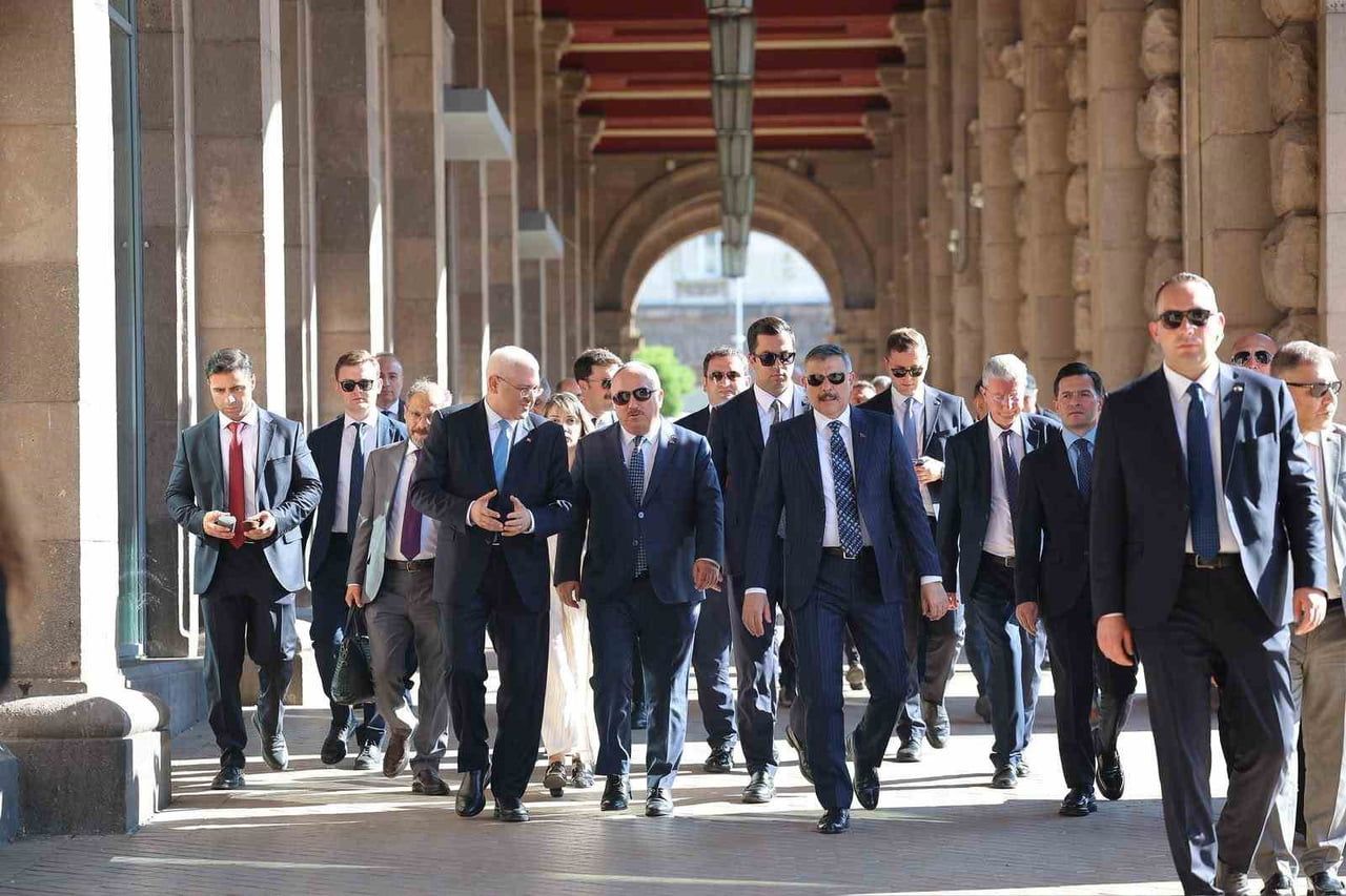 İÇİŞLERİ BAKANI MUSTAFA ÇİFTÇİ, BULGARİSTAN'IN BAŞKENTİ SOFYA'DA TEMASLARINA DEVAM EDİYOR. BAKAN...