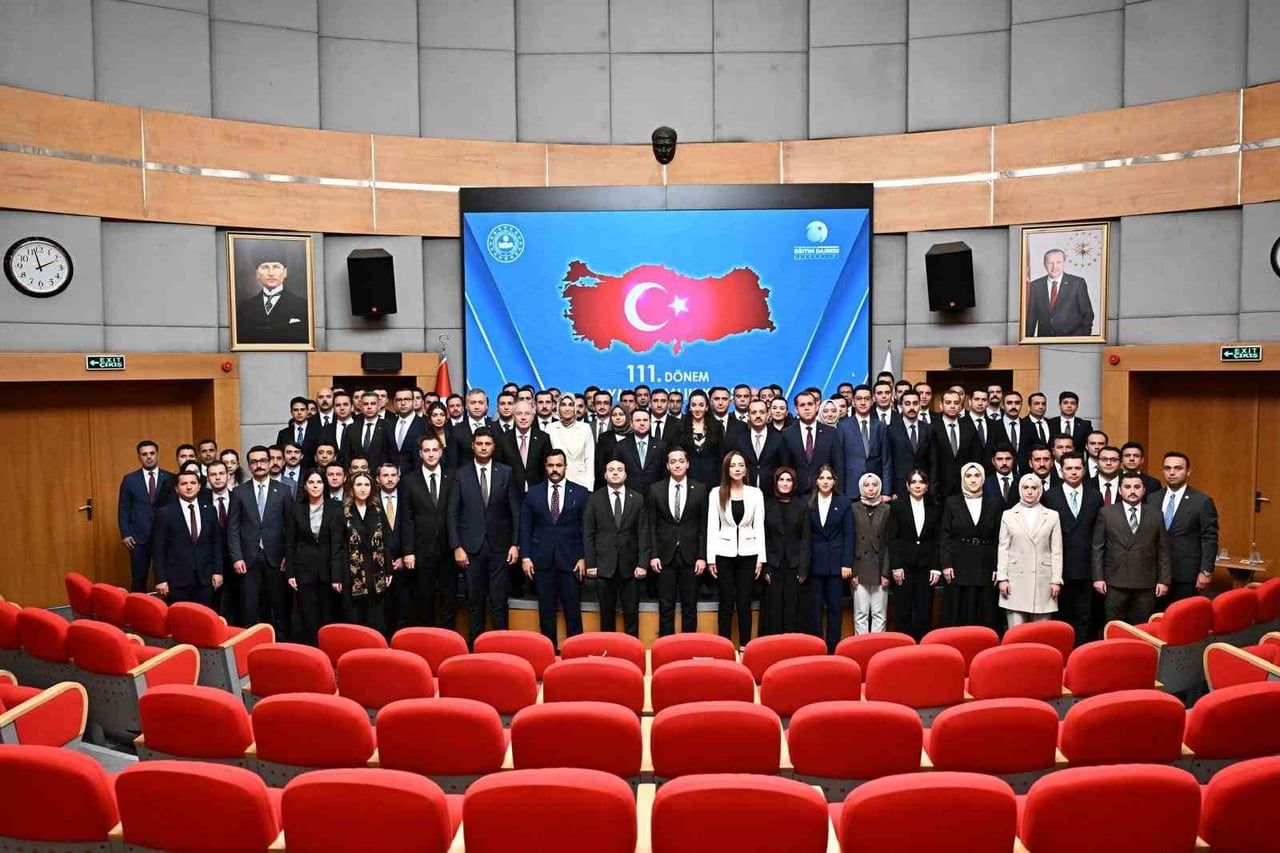 ADALET BAKANI AKIN GÜRLEK, 111. DÖNEM KAYMAKAMLIK KURSU KAPSAMINDA KAYMAKAM ADAYLARIYLA BİR ARAYA...