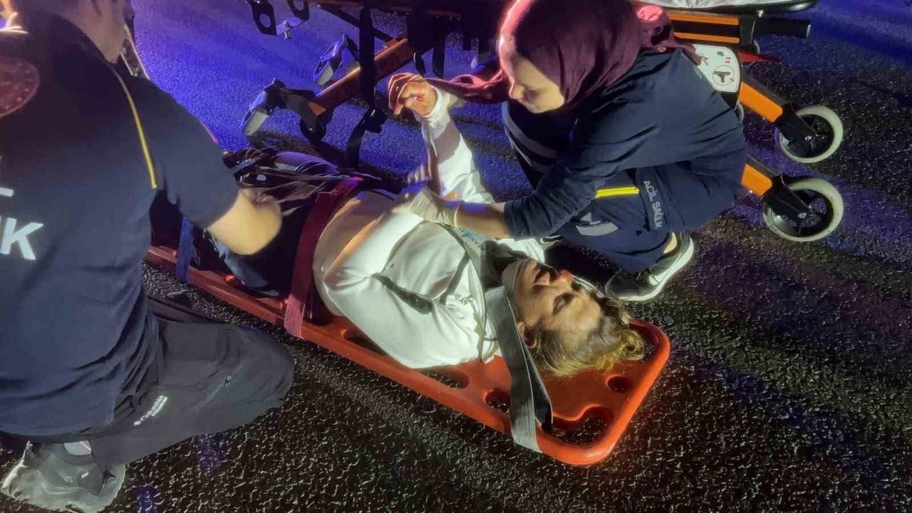 MUDANYA’DA FECİ KAZA: KARI KOCA AĞIR YARALANDI