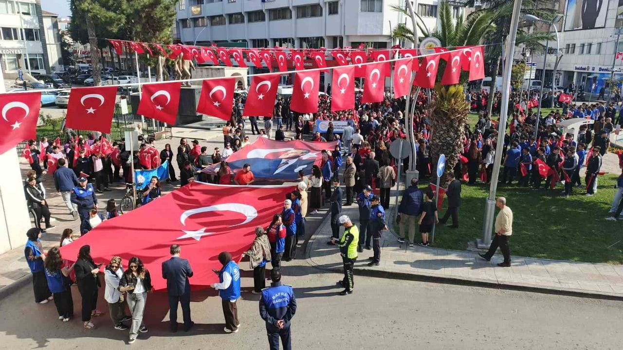SAMSUN’UN BAFRA İLÇESİNDE CUMHURİYET’İN 103. YILI KUTLAMALARI ÇERÇEVESİNDE "CUMHURİYET YÜRÜYÜŞÜ"...