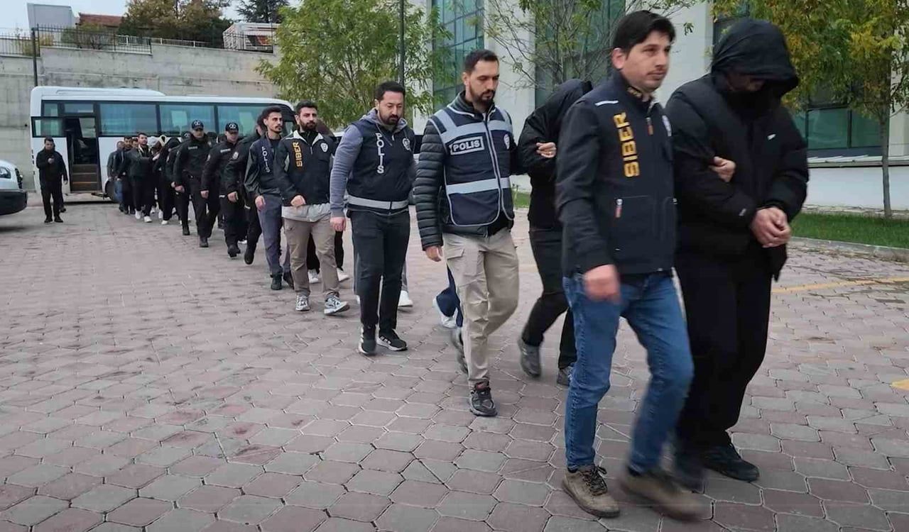 KIRIKKALE MERKEZLİ 8 İLDE DÜZENLENEN OPERASYONDA, YASA DIŞI BAHİS GELİRLERİNİ BAŞKALARI ADINA...