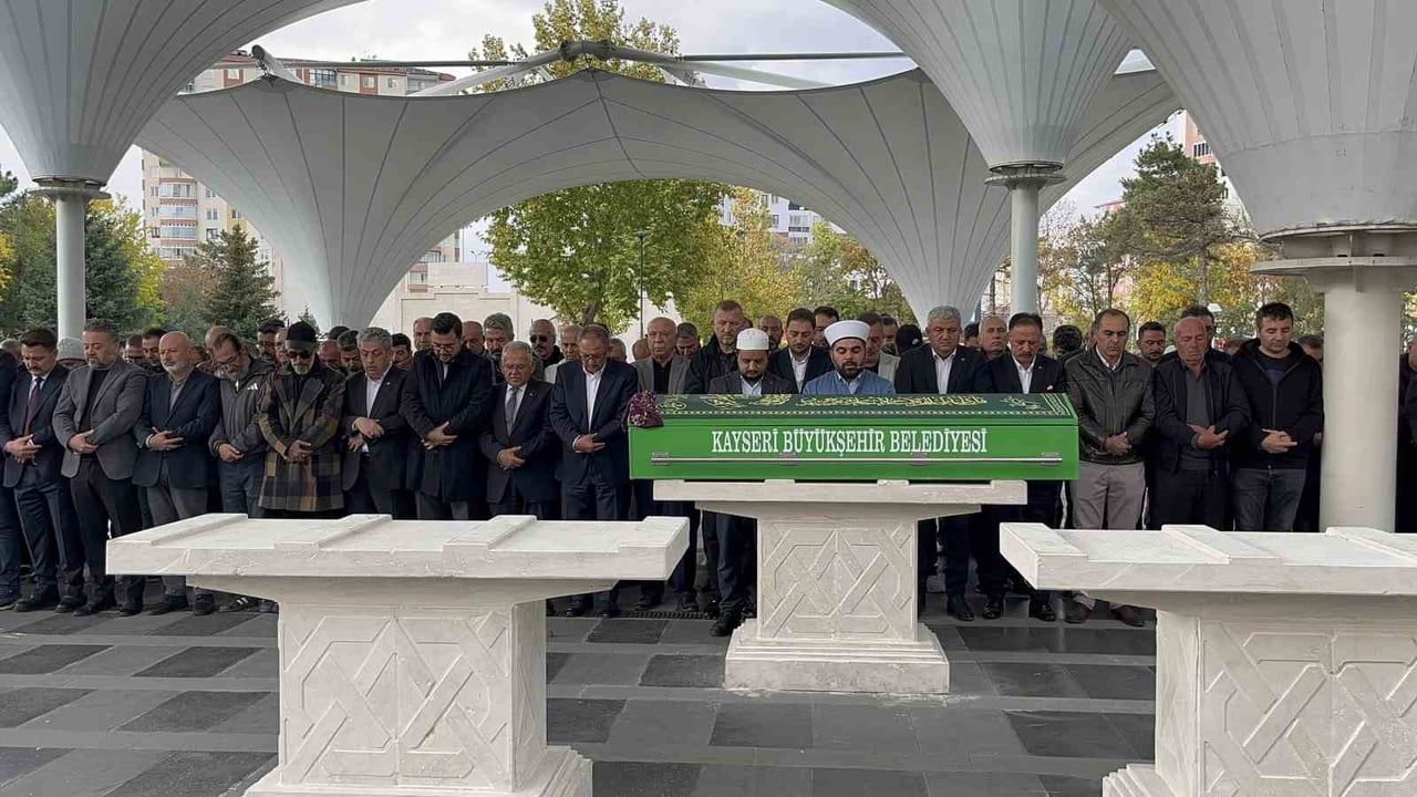 GAZETECİ YAZAR ÇETİN AGAŞE İLE GAZETECİ YUSUF AGAŞE'NİN ANNESİ NİMET AGAŞE HAYATINI...