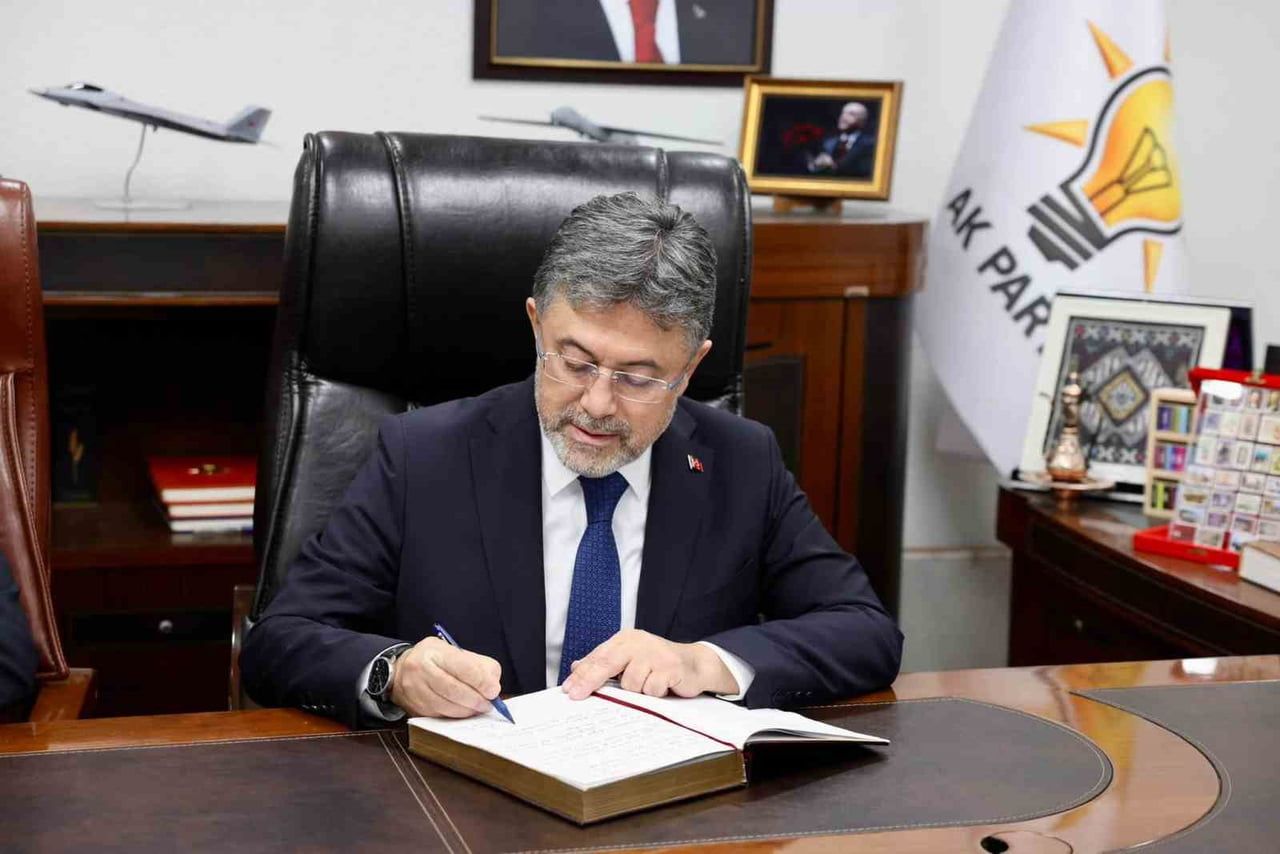 TARIM VE ORMAN BAKANI İBRAHİM YUMAKLI, ERZİNCAN'DA AK PARTİ İL BAŞKANLIĞINI ZİYARET EDEREK...