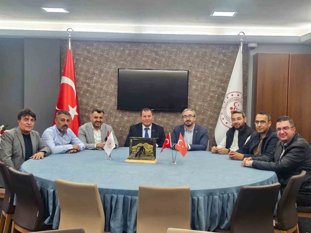 ERCİYES’TE YAKLAŞAN KIŞ SEZONU ÖNCESİNDE DEĞERLENDİRME VE PLANLAMA TOPLANTISI GERÇEKLEŞTİRİLDİ....