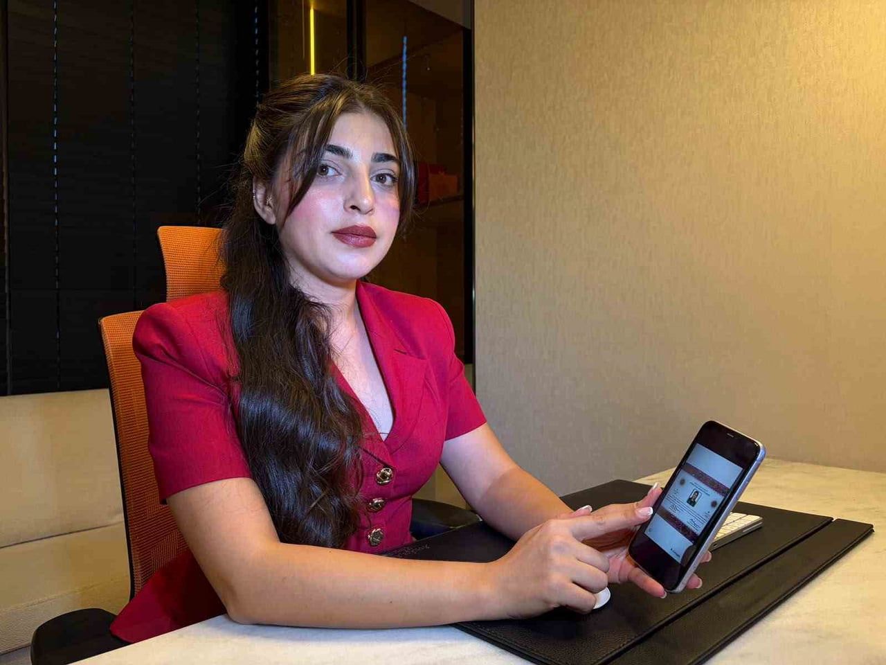 İZMİR’DE GÖREV YAPAN AVUKAT EBRU BİLGEN’İN MESLEKİ KİMLİK BİLGİLERİNİ ELE GEÇİREN BİR...