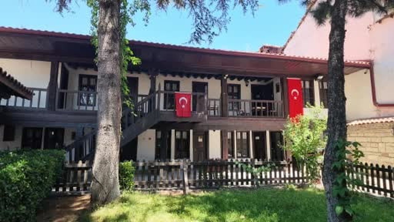 272 yıllık Çivitçioğlu Medresesi geçmişe ışık tutuyor