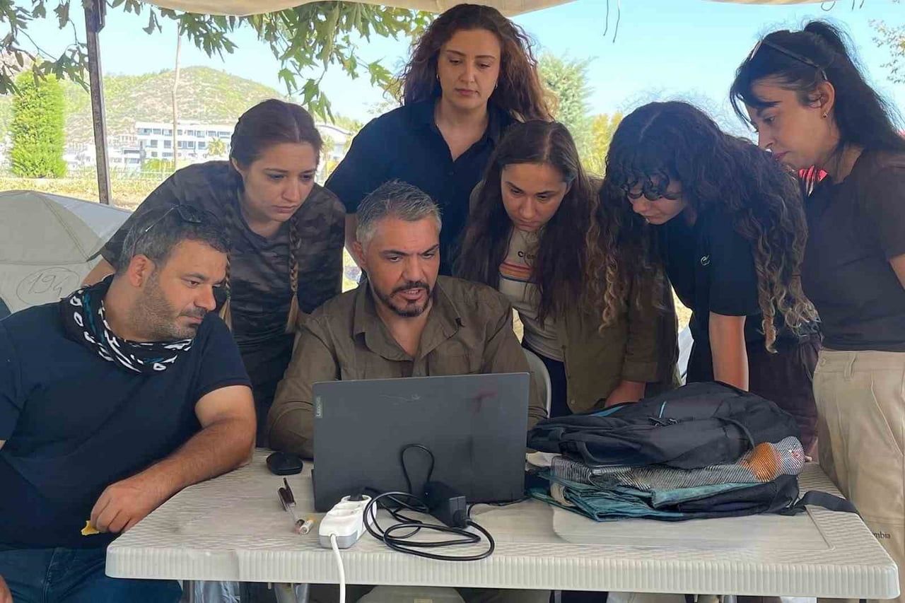 KÜLTÜR VE TURİZM BAKANLIĞI KÜLTÜR VARLIKLARI VE MÜZELER GENEL MÜDÜRLÜĞÜNÜN İZİNLERİYLE YÜRÜTÜLEN...