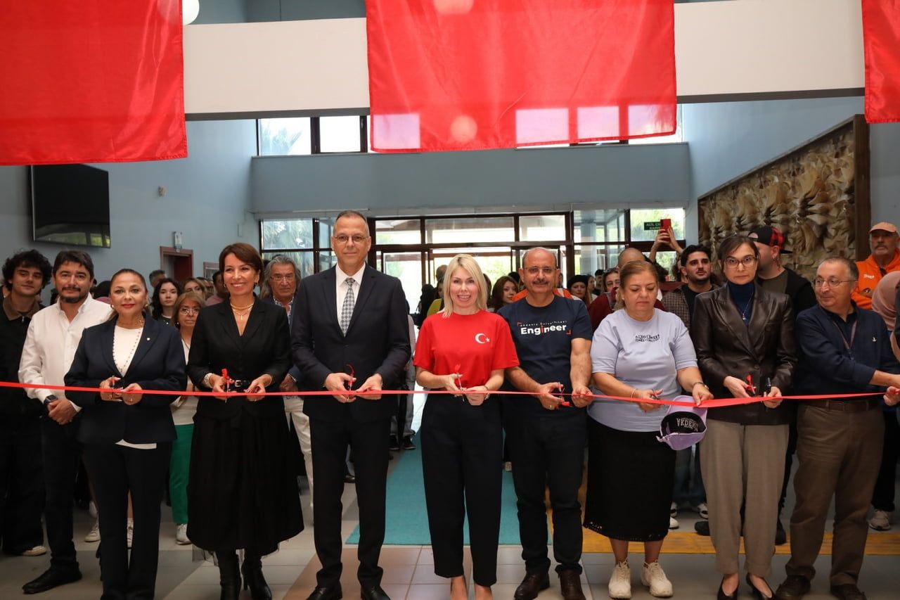 GÜZEL SANATLAR FAKÜLTESİ FİKRET OTYAM SERGİ SALONU’NDA, 29 EKİM CUMHURİYET BAYRAMI’NIN 103. YIL...