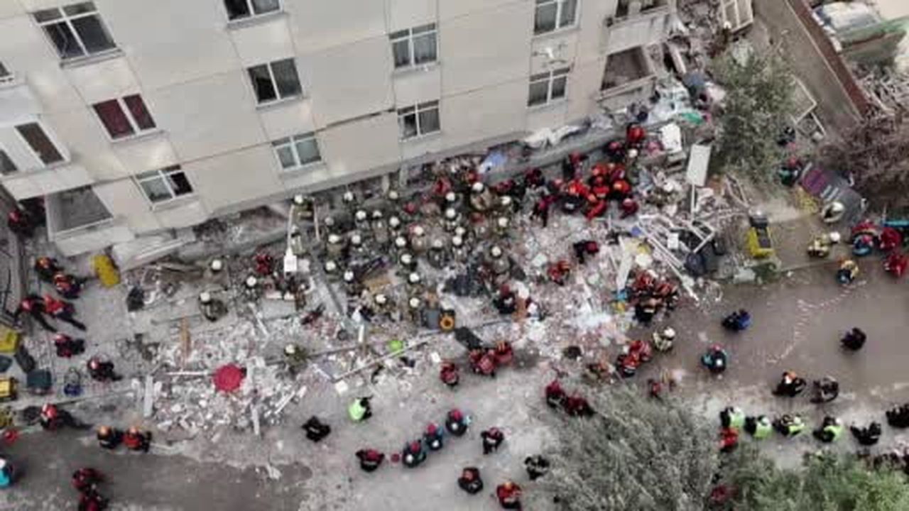 Maltepe'de çöken binada arama kurtarma çalışmaları devam ediyor