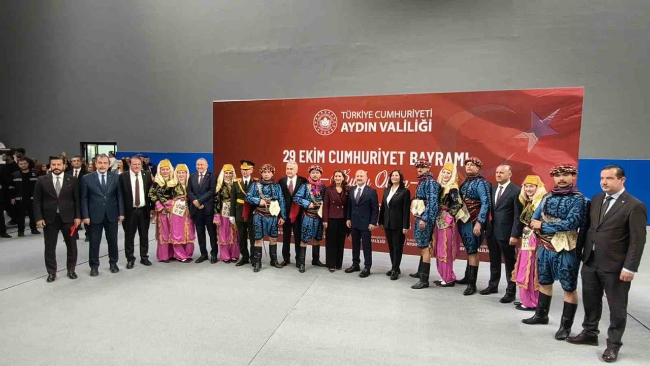 AYDIN’DA 29 EKİM TÖRENLE KUTLANDI