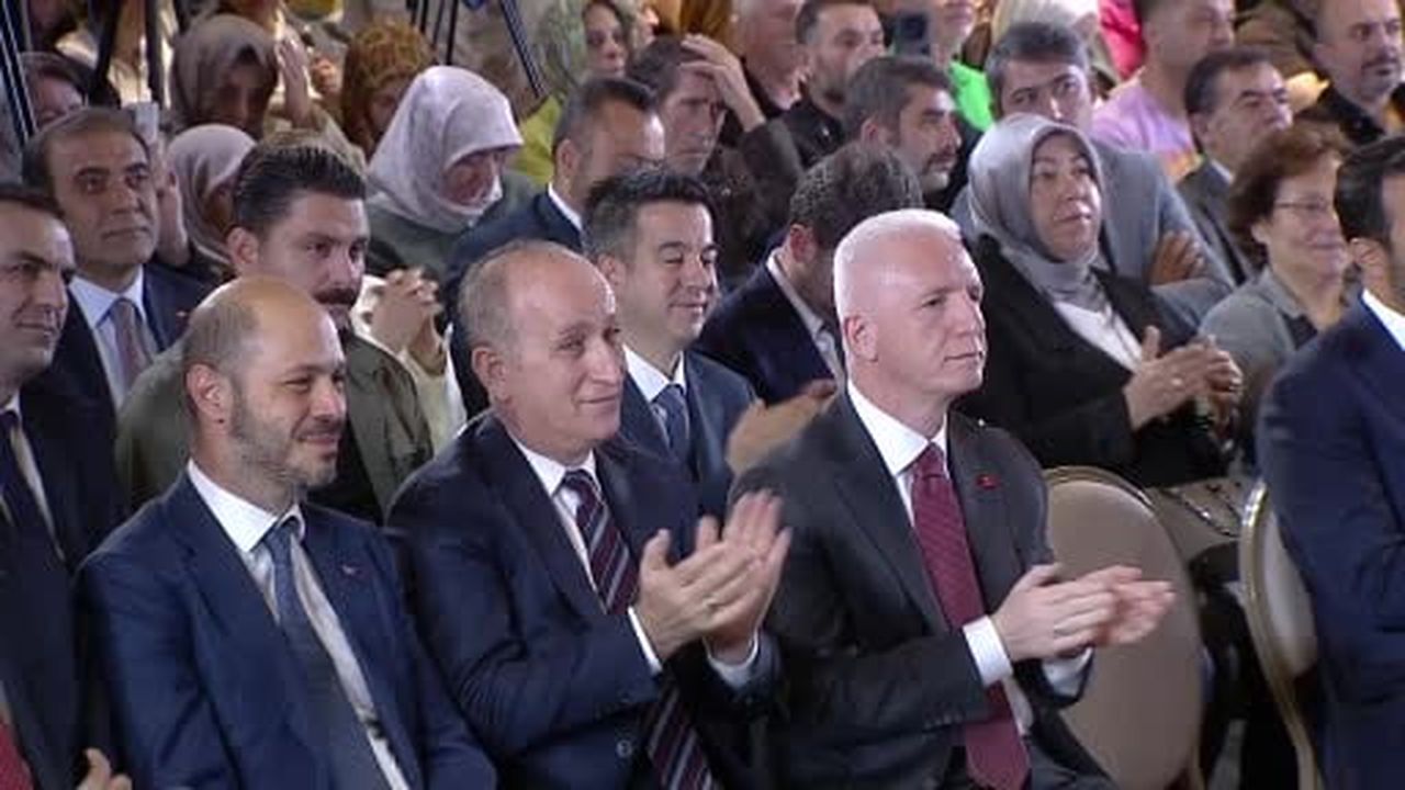 Bakan Kurum: "Evini ve işyerini TOKİ'den alanlar için bir müjdemiz var. Borcunun tamamını peşin...