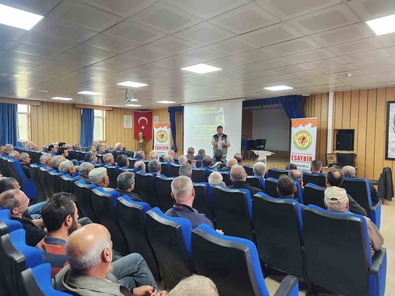 ORMAN BÖLGE MÜDÜRLÜĞÜ VE ESKİŞEHİR İL ARI YETİŞTİRİCİLERİ BİRLİĞİ İŞ BİRLİĞİYLE ARICILARA YÖNELİK...