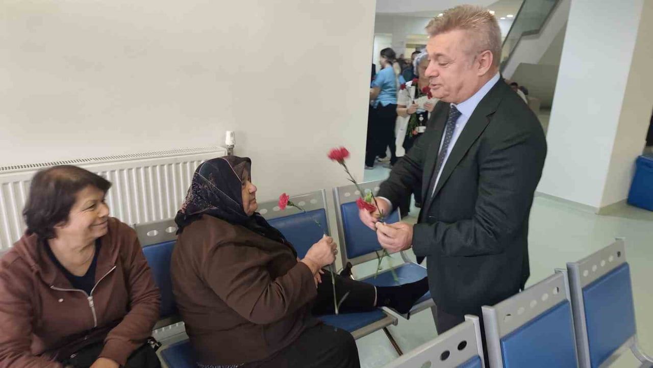 MANİSA CELAL BAYAR ÜNİVERSİTESİ HAFSA SULTAN HASTANESİ’NDE 26 EKİM HASTA HAKLARI GÜNÜ KAPSAMINDA...