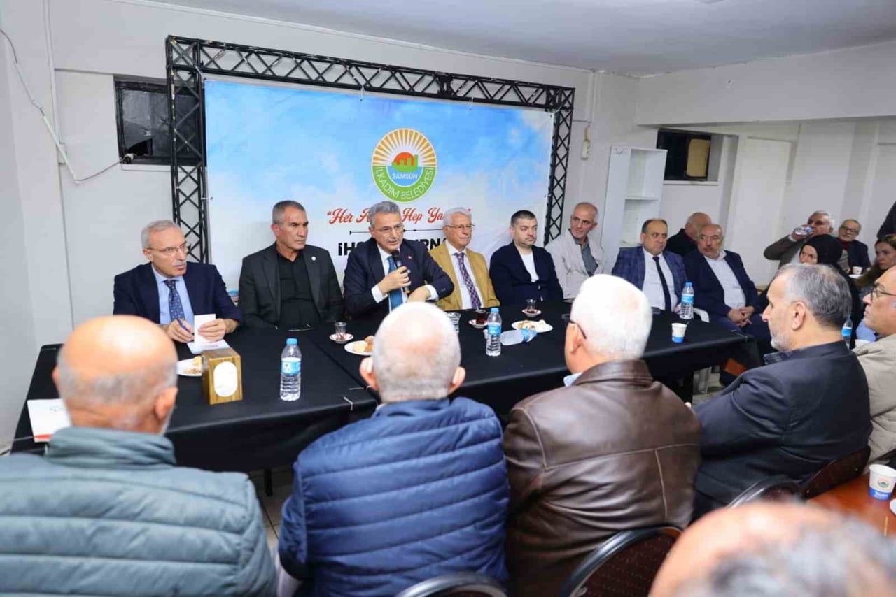 İLKADIM İLÇESİNDE MAHALLE BULUŞMALARINDA VATANDAŞLARI DİNLEMEYE DEVAM EDEN İLKADIM BELEDİYE...