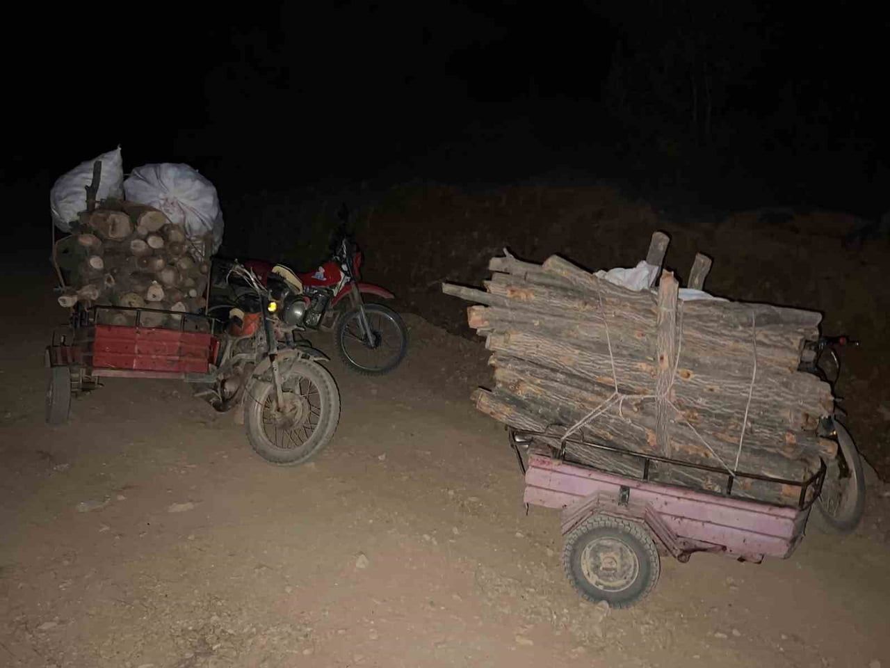 HASSA’DA ORMANDA USULSÜZ KESİM YAPTIĞI VE TAHRİBATA YOL AÇTIĞI BELİRLENEN ŞAHISLAR, ORMAN İŞLETME...