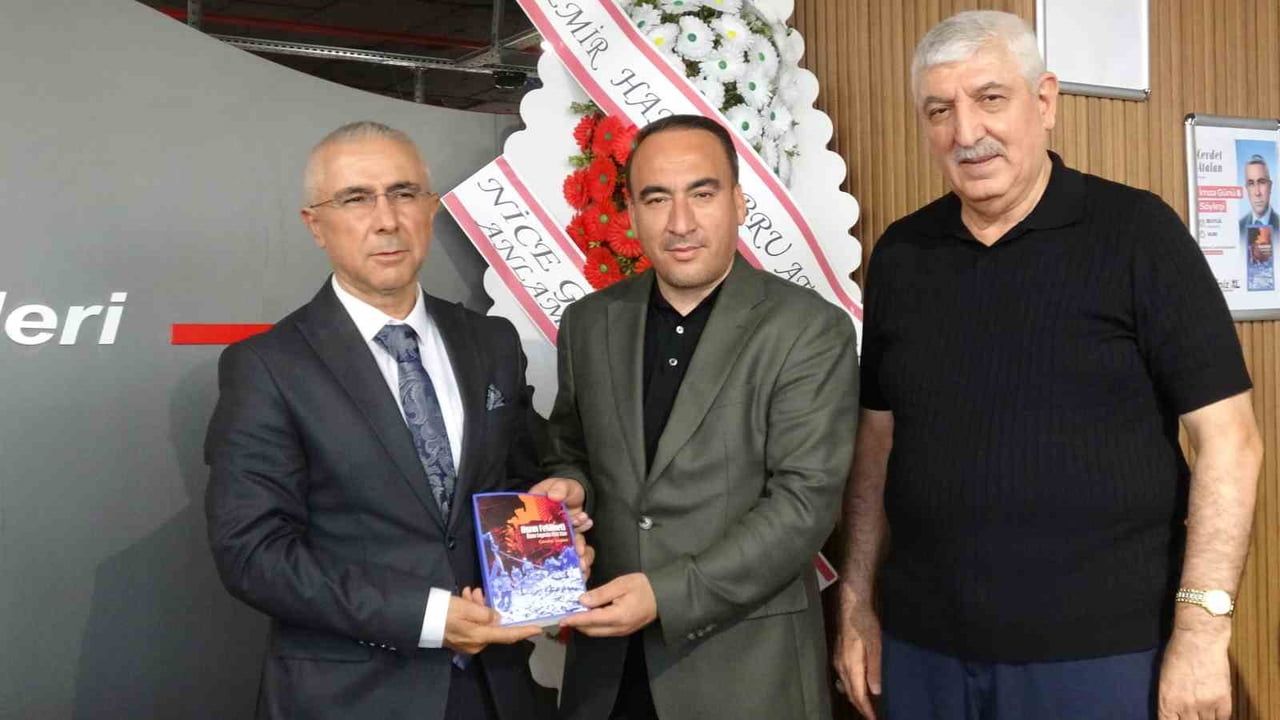 (SOL BAŞTAN) YAZAR CEVDET ATALAN, MALATYA İŞADAMLARI DERNEĞİ (MİAD) BAŞKANI RIDVAN BUDAK, KIZILAY...