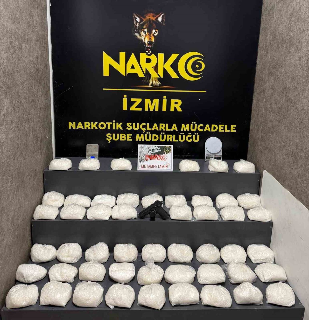 KARABAĞLAR İLÇESİNDE DÜZENLENEN UYUŞTURUCU OPERASYONUNDA 32 KİLO 450 GRAM METAMFETAMİN ELE...