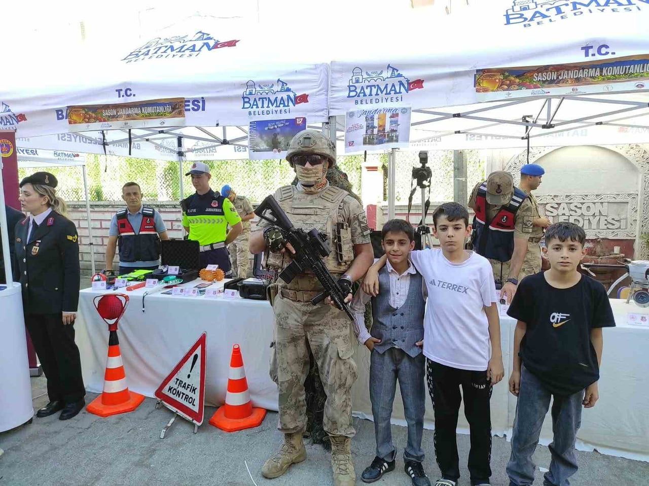 BATMAN'IN SASON İLÇESİNDE BU YIL 4'ÜNCÜSÜ DÜZENLENEN BAL, CEVİZ, ÇİLEK VE FESTİVALİ RENKLİ...