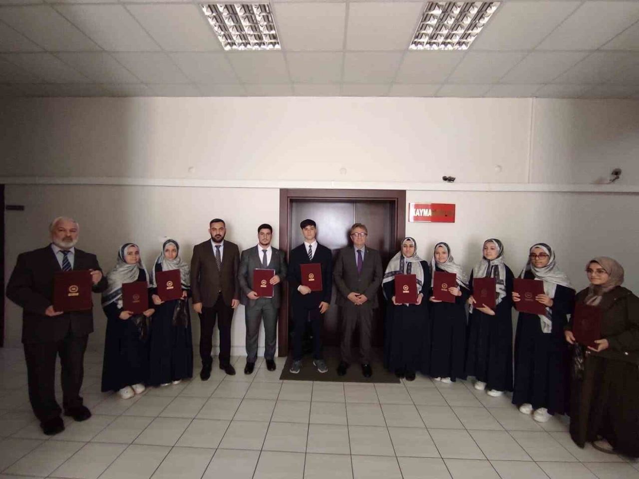 BİLECİK’TE 10 ÖĞRENCİ HAFIZLIK EĞİTİMİNİ TAMAMLADI