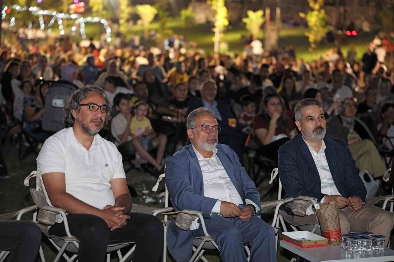 15 TEMMUZ GECESİNİN EKRANLARA TAŞINDIĞI SEVİLEN DİZİ ‘ASIRLIK GECE’, FİNAL BÖLÜMÜYLE TALAS’TA...