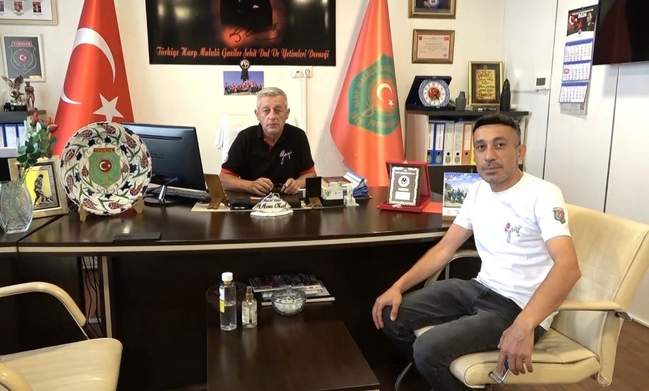 KÜTAHYALI GAZİ MEHMET TÜFEK GAZİ(SAĞDA), TÜFEK AHMET ASIM OKAT(SOLDA)