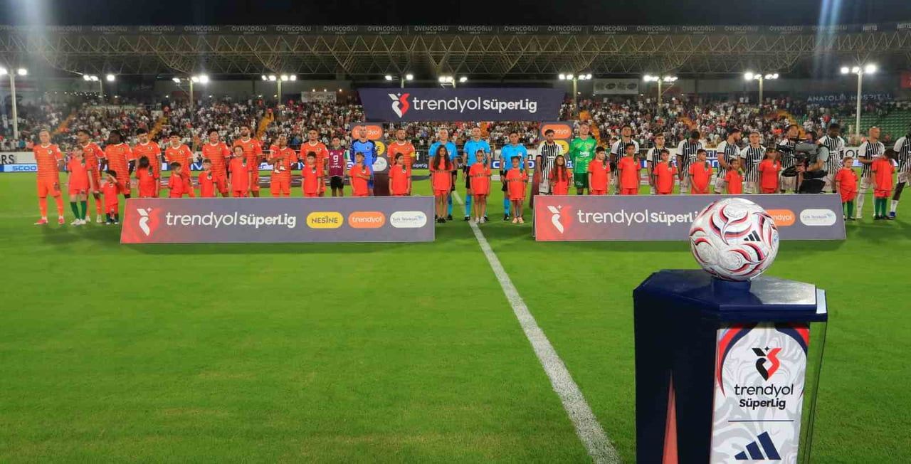 TRENDYOL SÜPER LİG'İN 2. HAFTASINDA CORENDON ALANYASPOR, SAHASINDA BEŞİKTAŞ İLE KARŞILAŞIYOR....