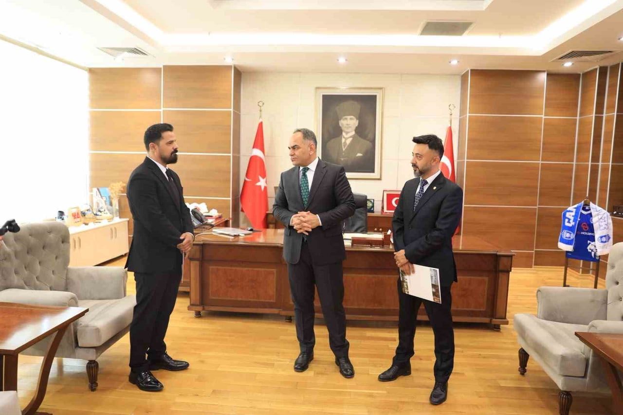 ÇANKIRI VALİSİ HÜSEYİN ÇAKIRTAŞ, NEFES BORUSUNA ŞEKER KAÇAN ÇOCUĞA UYGULADIKLARI HEİMLİCH...