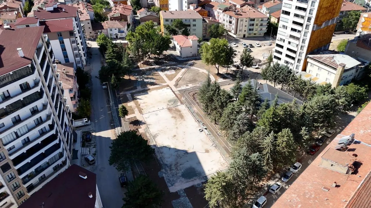 ELAZIĞ BELEDİYESİ TARAFINDAN KÜLTÜR MAHALLESİ’NDE VATANDAŞLARIN SOSYAL VE SPORTİF YAŞAMINA DEĞER...