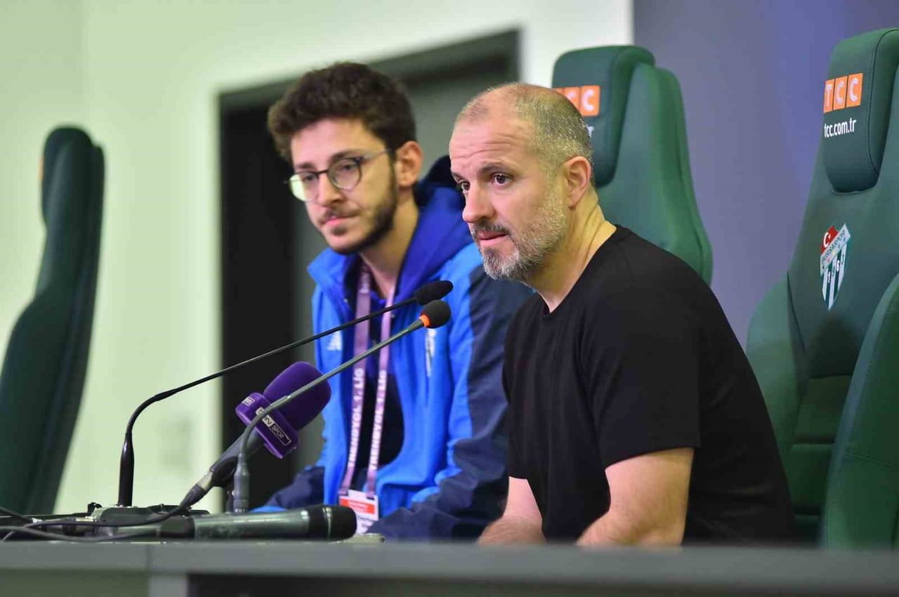 TRENDYOL 1. LİG'İN 11. HAFTASINDA EVİNDE ORFA YAPI PENDİKSPOR'U 2-0 MAĞLUP EDEN BURSASPOR'UN...