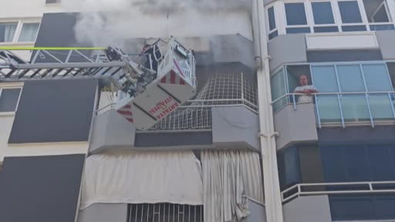 Antalya'da 6 katlı binanın 5'inci katında yangın