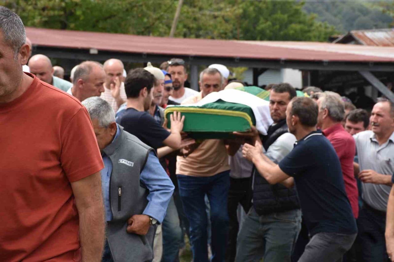 HÜSEYİN İLMEK SON YOLCUĞUNA UĞURLANDI