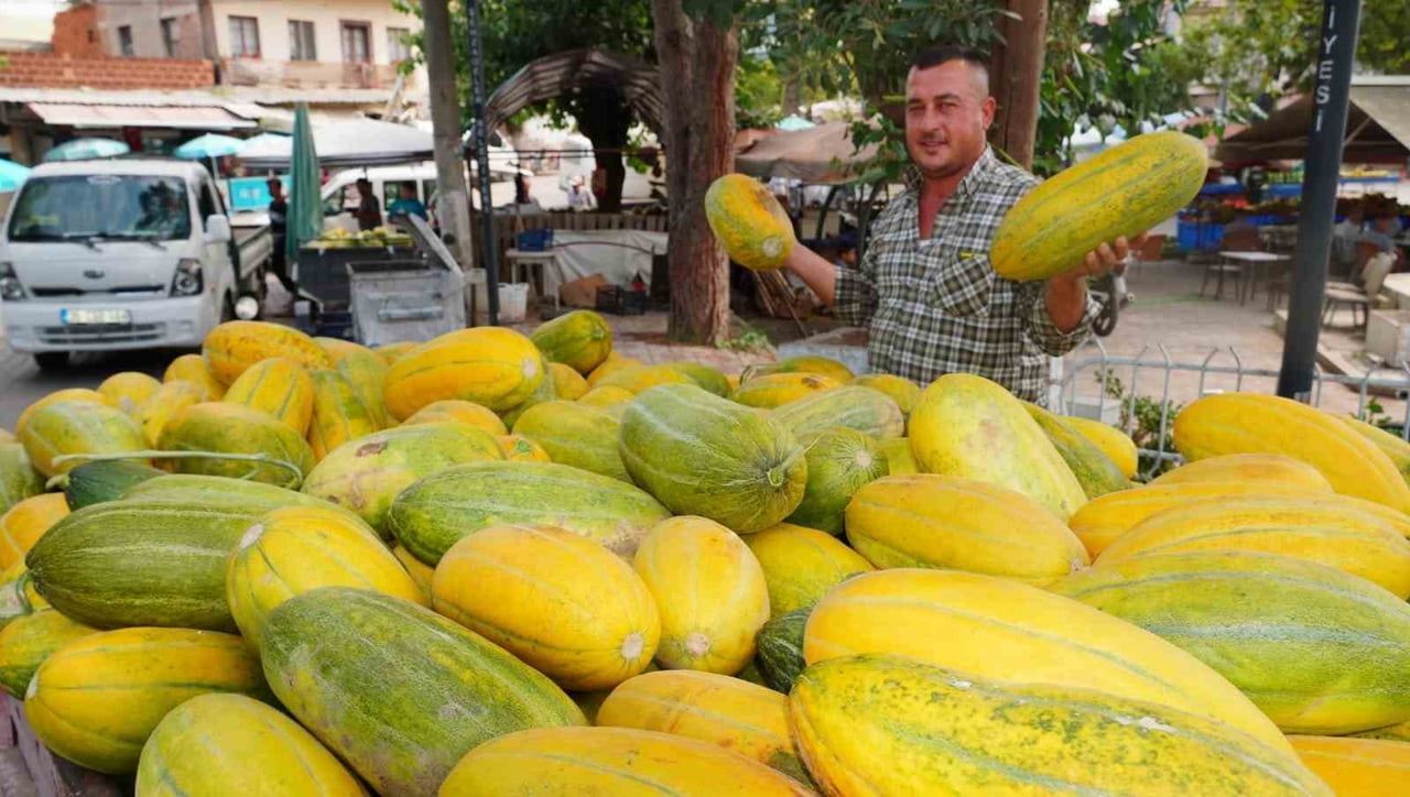 MANİSA’NIN ŞEHZADELER İLÇESİNE BAĞLI KARAOĞLANLI MAHALLESİ’NDE YILLAR ÖNCE TAVAN ARASINDA SAKLANAN...