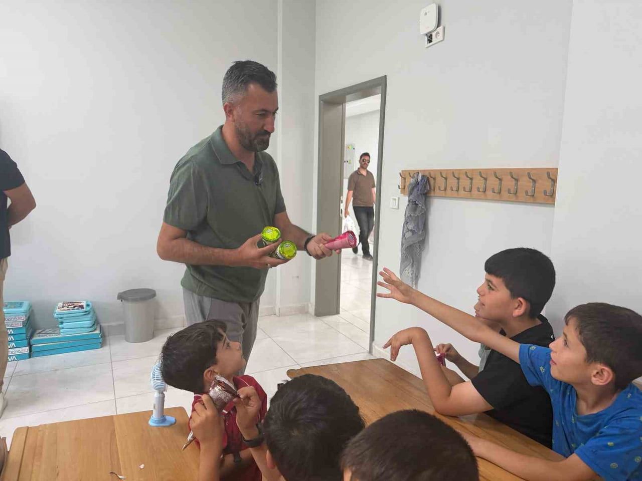 AK PARTİ AĞRI İL BAŞKANI İLHAMİ YILDIZ, ÖĞRENCİLERİN SOSYAL MEDYA ÜZERİNDEN YAPTIĞI DAVET ÜZERİNE...