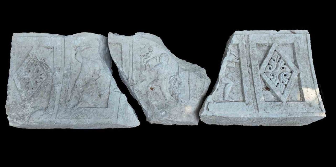 SİDE ANTİK KENTİ’NİN ÖNEMLİ ULAŞIM AKSLARINDAN BİRİ OLAN B CADDESİ, YÜRÜTÜLEN KAZILARLA ROMA...