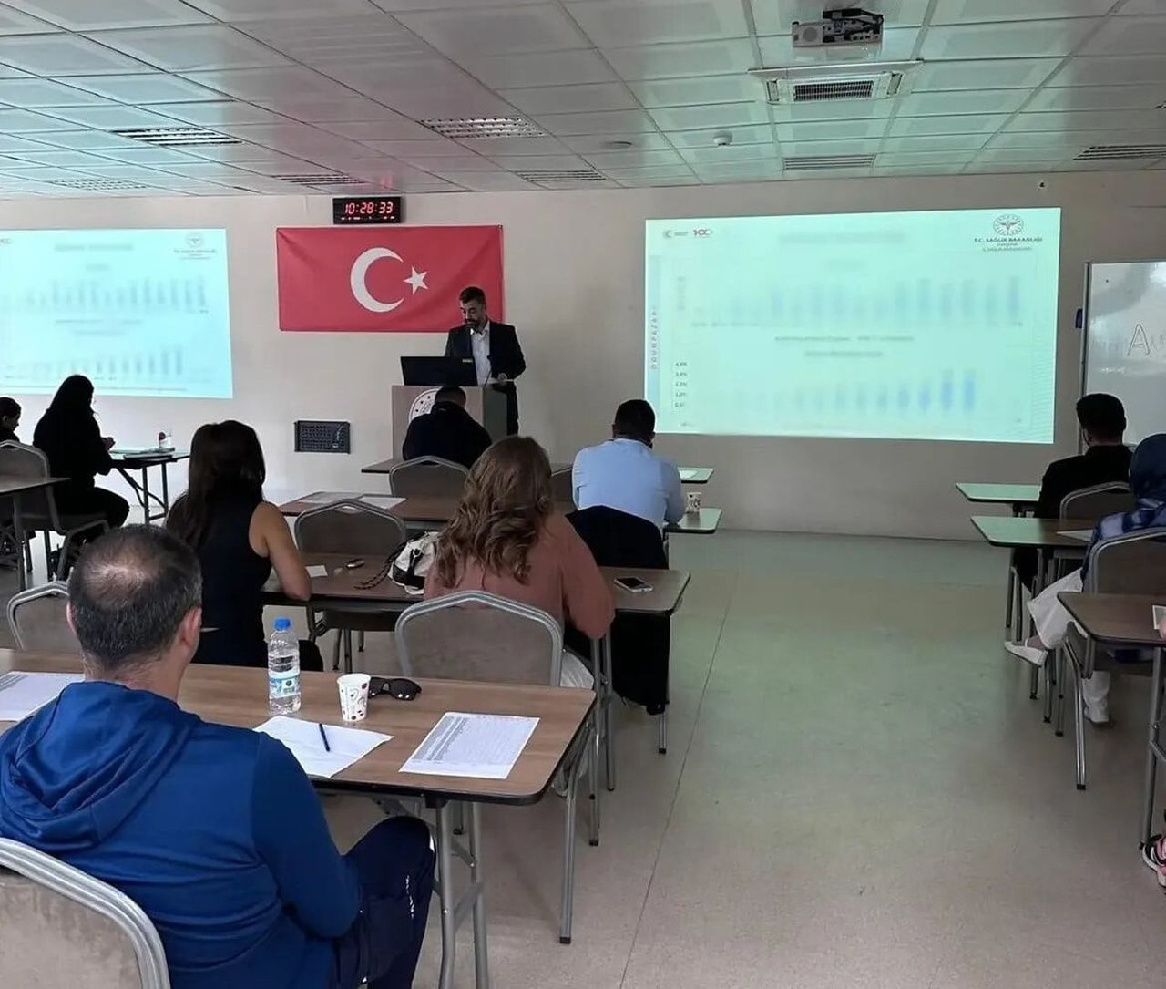 ESKİŞEHİR İL AMBULANS SERVİSİ BAŞHEKİMLİĞİ TARAFINDAN DÜZENLENEN TOPLANTIDA İL GENELİNDEKİ ACİL...