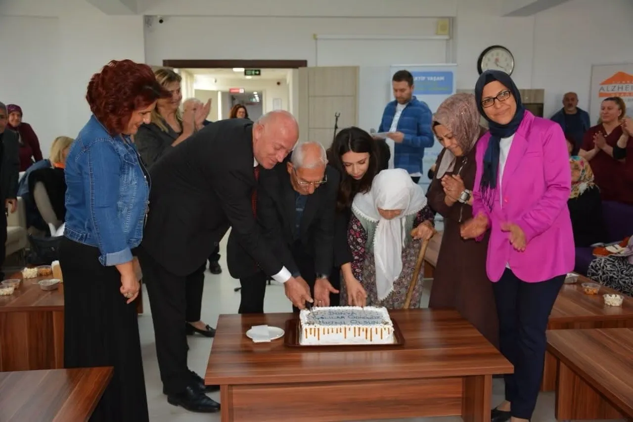 BABADAĞ BELEDİYE BAŞKANI MURAT KUMRAL, 1 EKİM DÜNYA YAŞLILAR GÜNÜ KAPSAMINDA BABADAĞ HUZUREVİ...