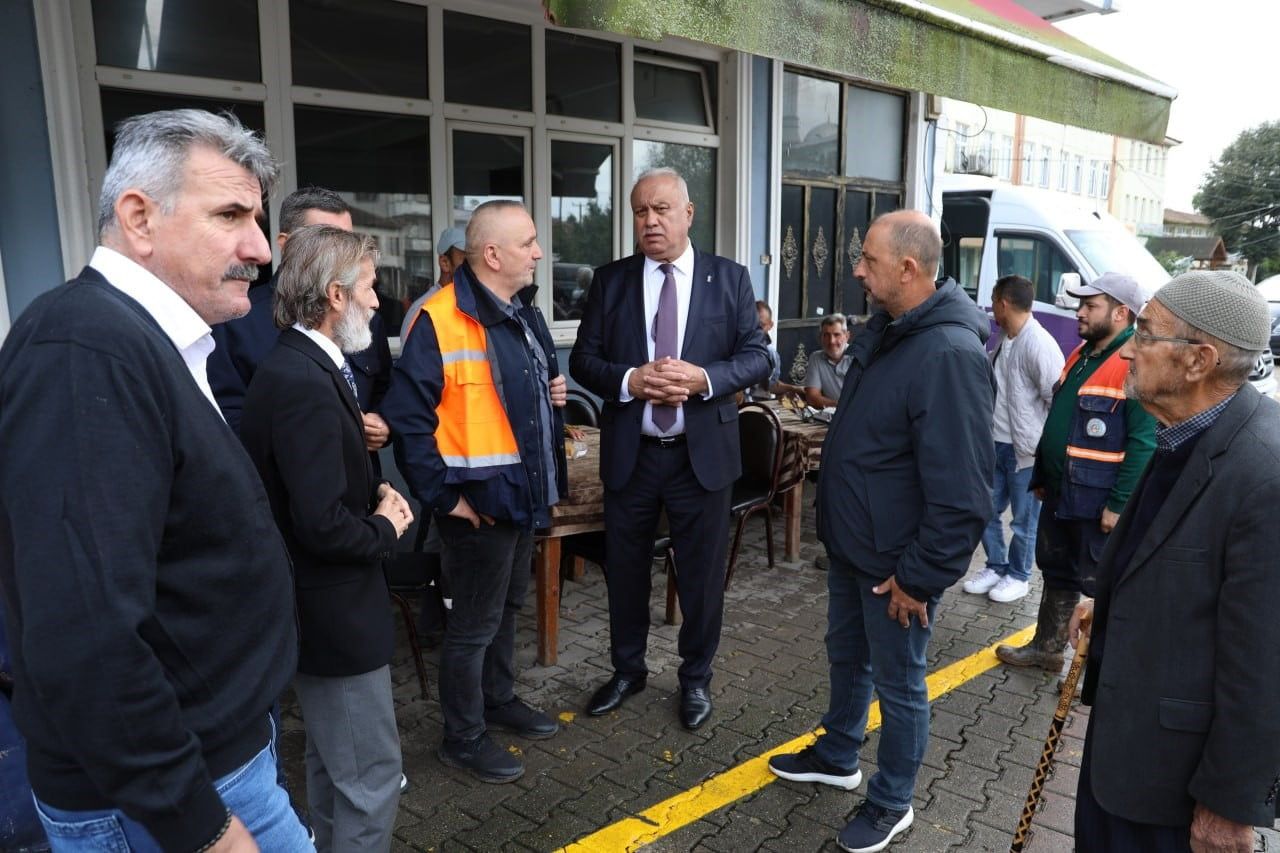 SAKARYA'NIN KARASU İLÇESİNDE KUVVETLİ YAĞIŞ SONRASI TAŞKINDAN ETKİLENEN DARIÇAYIRI MAHALLESİ’NDE...