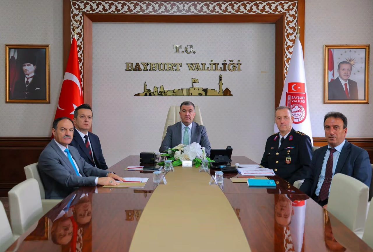 VALİ ELDİVAN VKS ÜZERİNDEN ‘YURT GÜVENLİĞİ’ TOPLANTISINA KATILDI