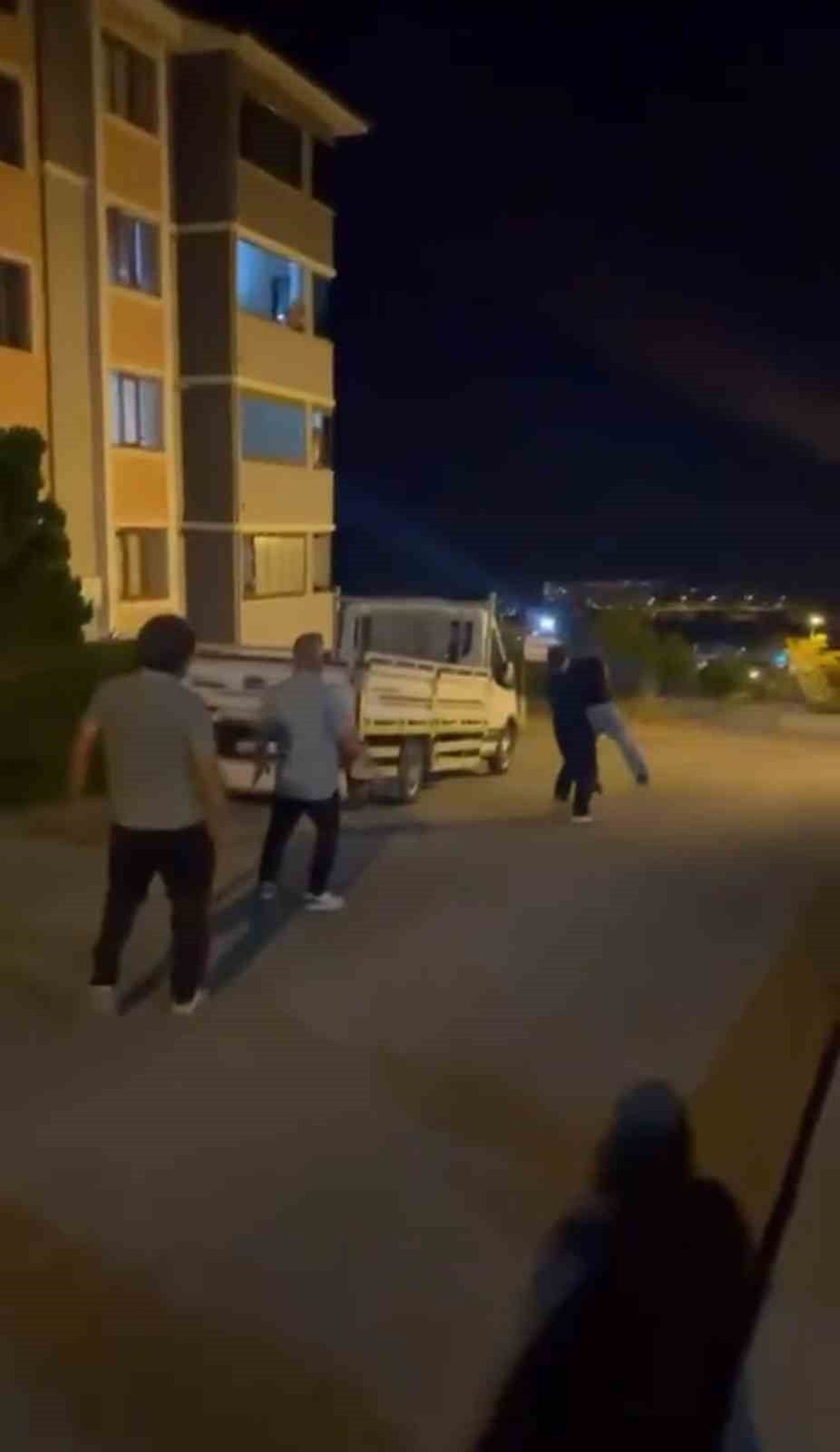 KARABÜK'TE, İDDİAYA GÖRE OĞLUNA MESAJ ATAN GENCİ DARP EDEN ŞÜPHELİ CEP TELEFONU KAMERASIYLA...