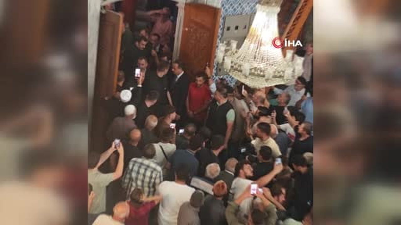 Cumhurbaşkanı Erdoğan, Rize’de Cuma namazını kıldı