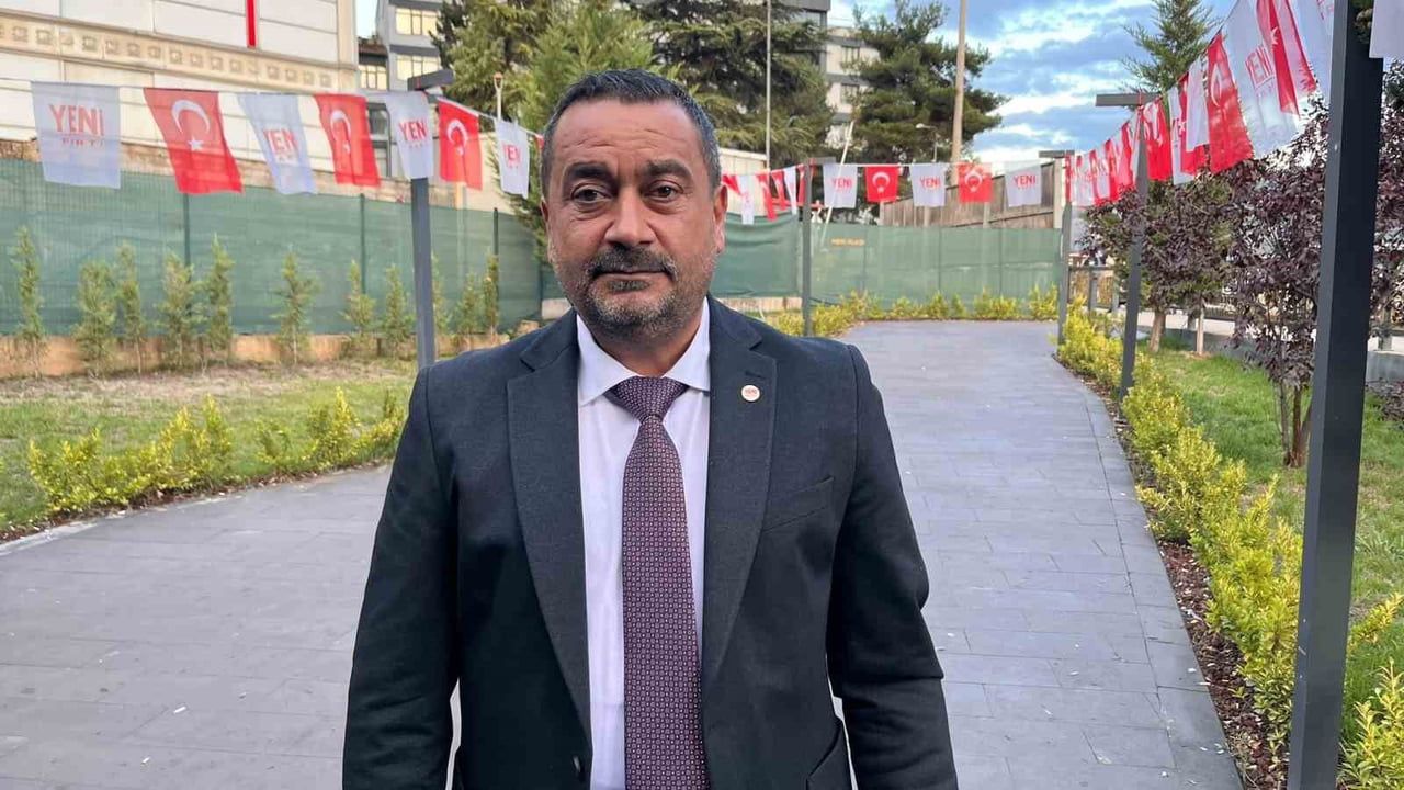 YENİ PARTİ KARABÜK İL BAŞKANLIĞI İÇİN YAPILAN ÖN SEÇİMDE ERDAL DEMİR, BİN 452 OY ALARAK...