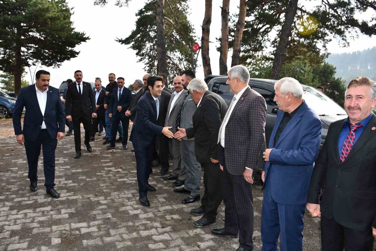 SARIKAMIŞ KAYMAKAMI ASLANTATAR, MUHTARLARLA BİR ARAYA GELDİ(KARS-İHA)