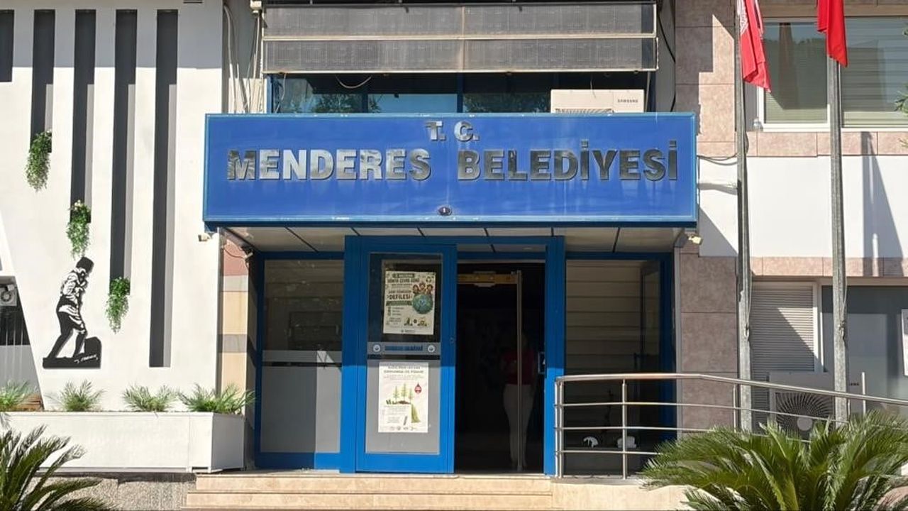 İZMİR CUMHURİYET BAŞSAVCILIĞI TARAFINDAN CHP'Lİ MENDERES BELEDİYESİ'NE YÖNELİK YÜRÜTÜLEN...