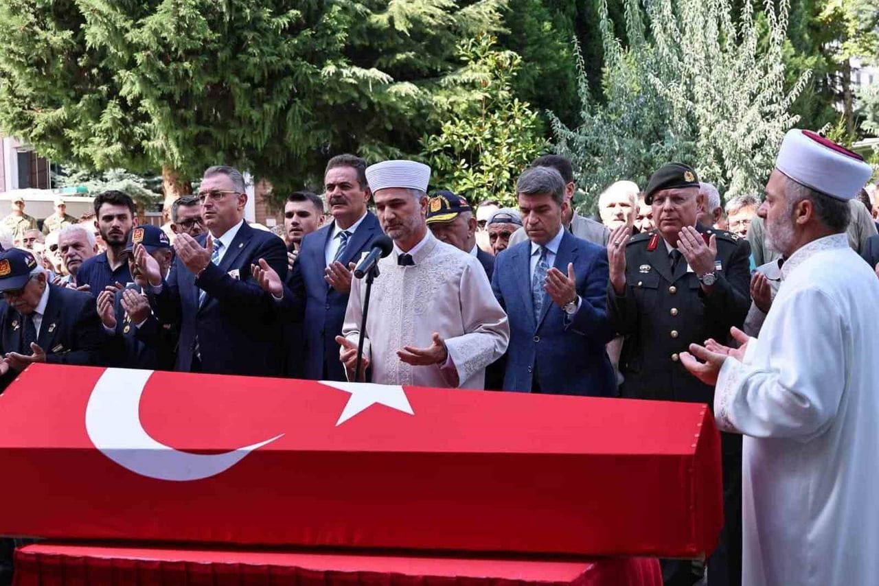 AMASYA’DA HAYATINI KAYBEDEN KIBRIS GAZİSİ BAHATTİN ŞEN SON YOLCULUĞUNA UĞURLANDI. EVLİ VE 3 ÇOCUK...