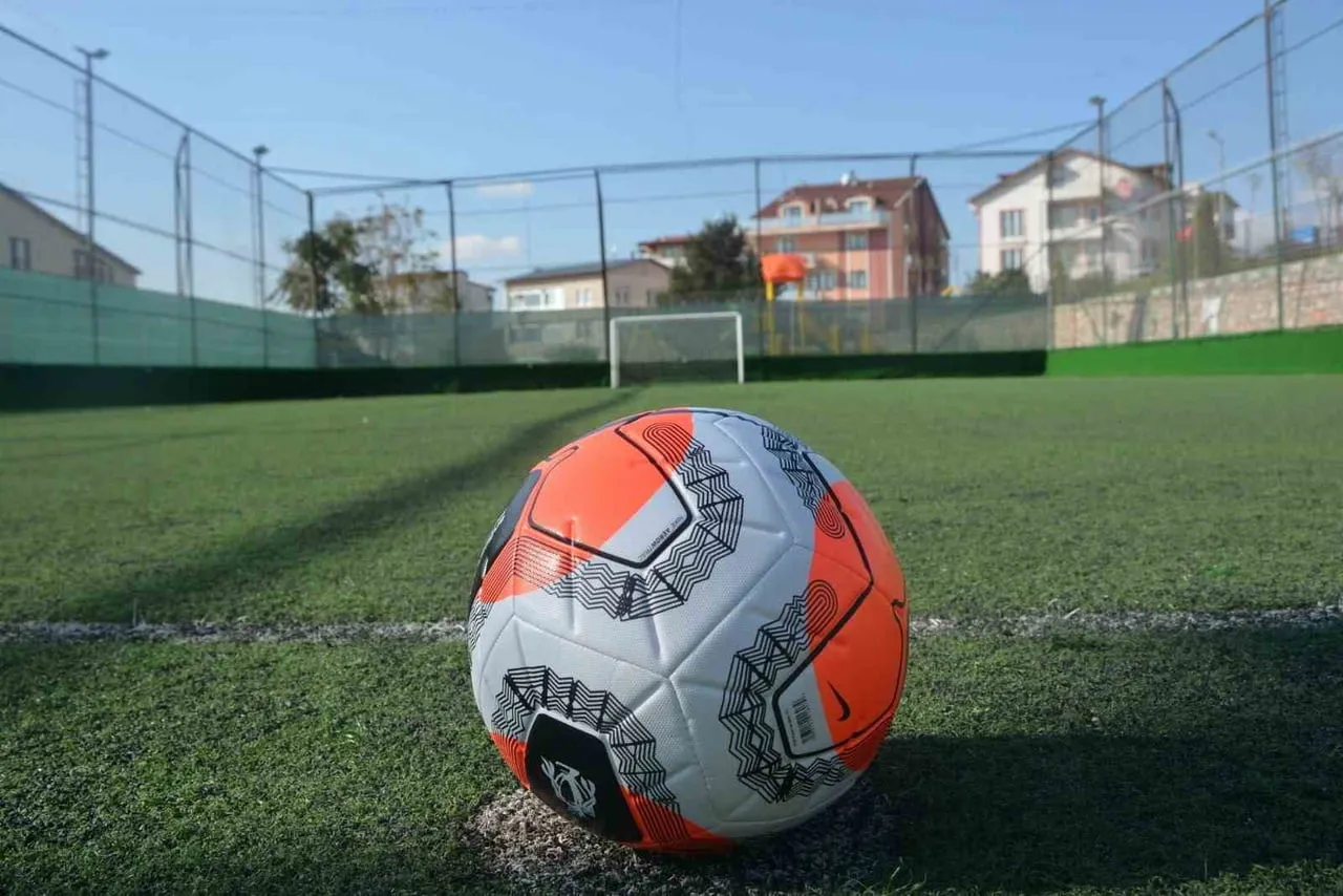 ŞİRKET BÜNYESİNDEKİ SPOR KULÜBÜNÜN DÜZENLEDİĞİ HALI SAHA FUTBOL TURNUVASINDA GEÇİRDİĞİ KALP KRİZİ...